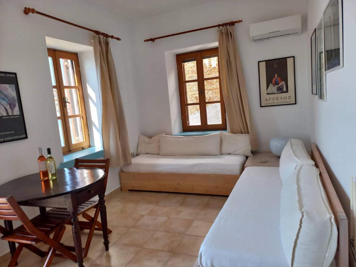 Villa Amalia Chalki Town Exteriör bild