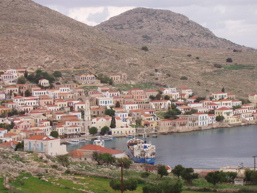 Villa Amalia Chalki Town Exteriör bild
