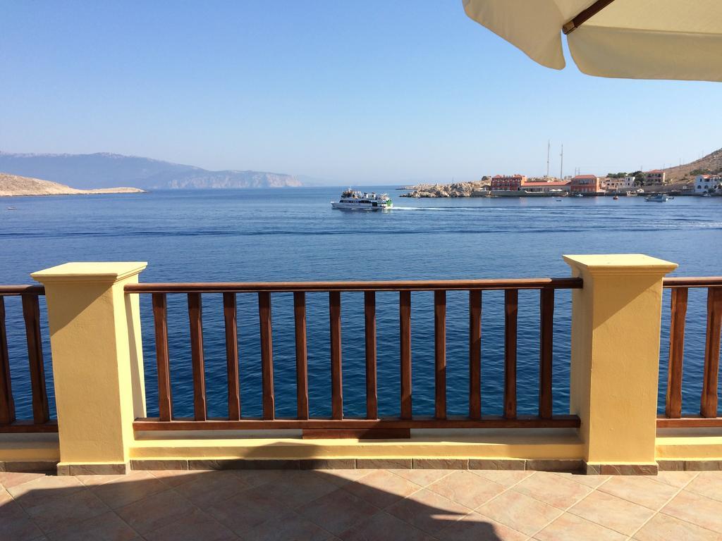 Villa Amalia Chalki Town Exteriör bild