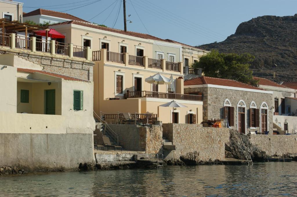 Villa Amalia Chalki Town Exteriör bild