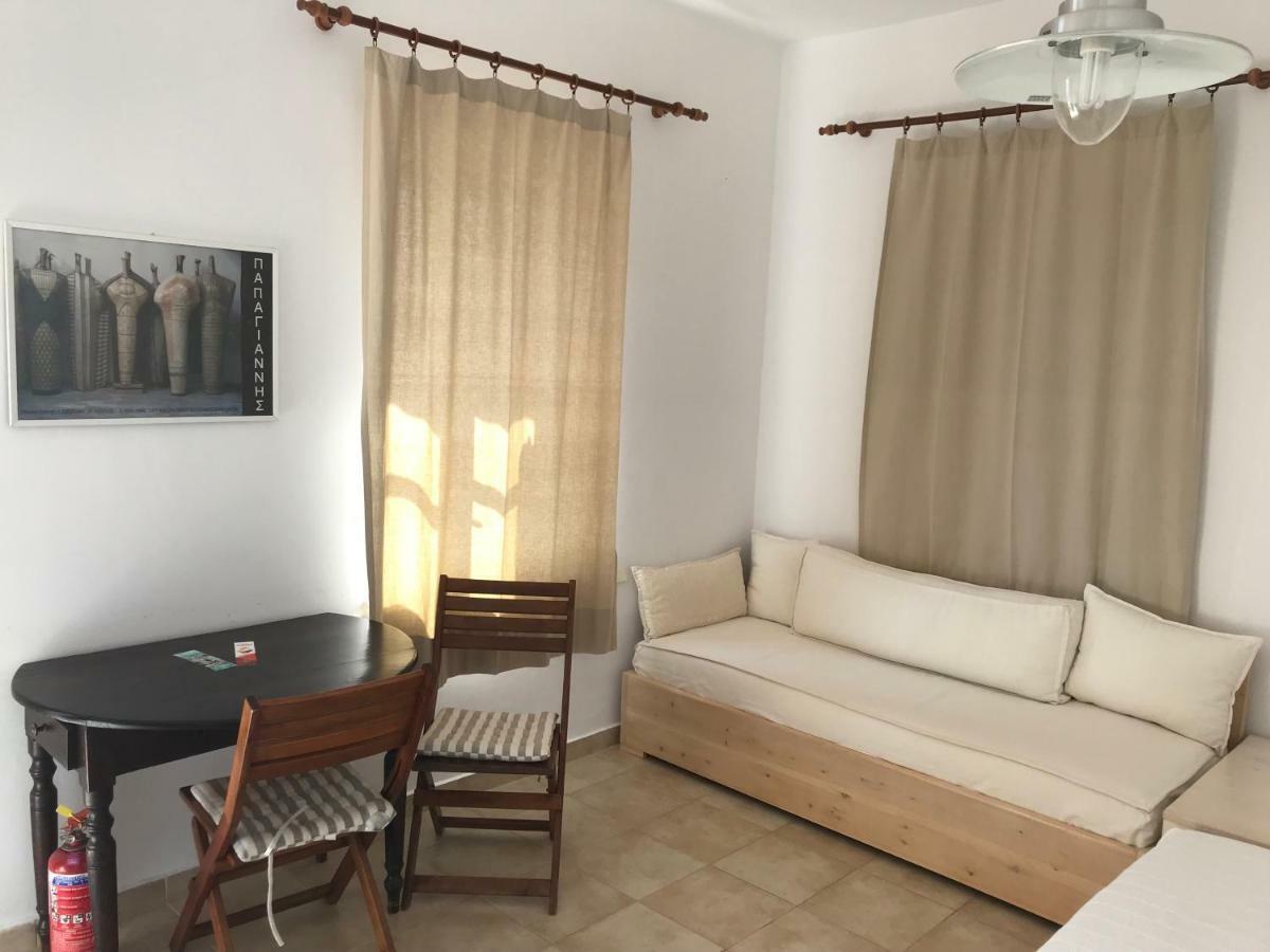 Villa Amalia Chalki Town Exteriör bild